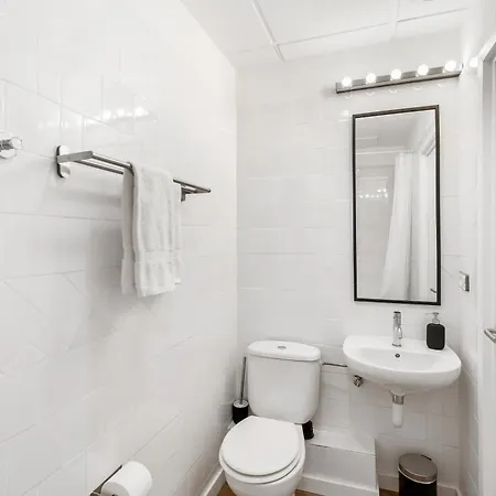 Apartment Charming In The Heart Of Gracia Barcelona