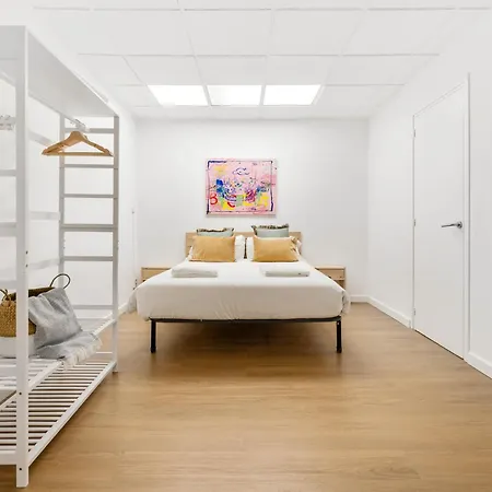Charming In The Heart Of Gracia